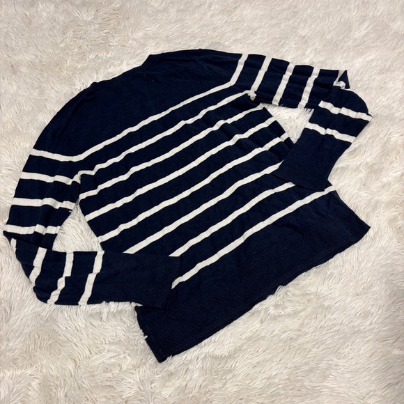 Banana Republic Navy Striped FOREVER CREW-NECK SWEATER small - Picture 8 of 10